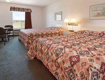 Super 8 By Wyndham Meadow Lake Exteriér fotografie
