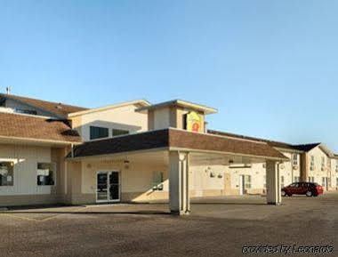 Super 8 By Wyndham Meadow Lake Exteriér fotografie
